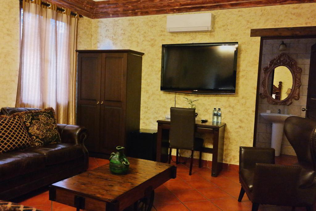 Hotel Genessis Antigua Bagian luar foto