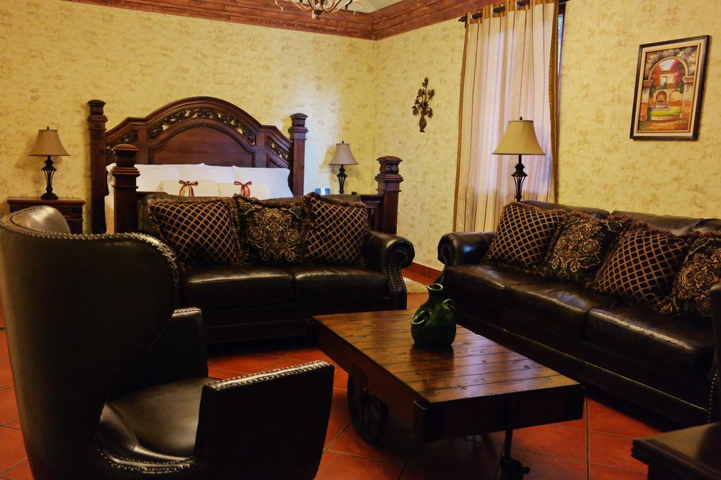 Hotel Genessis Antigua Bagian luar foto