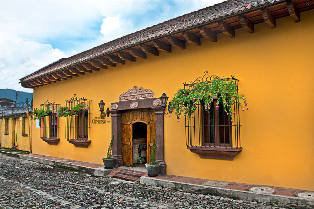 Hotel Genessis Antigua Bagian luar foto