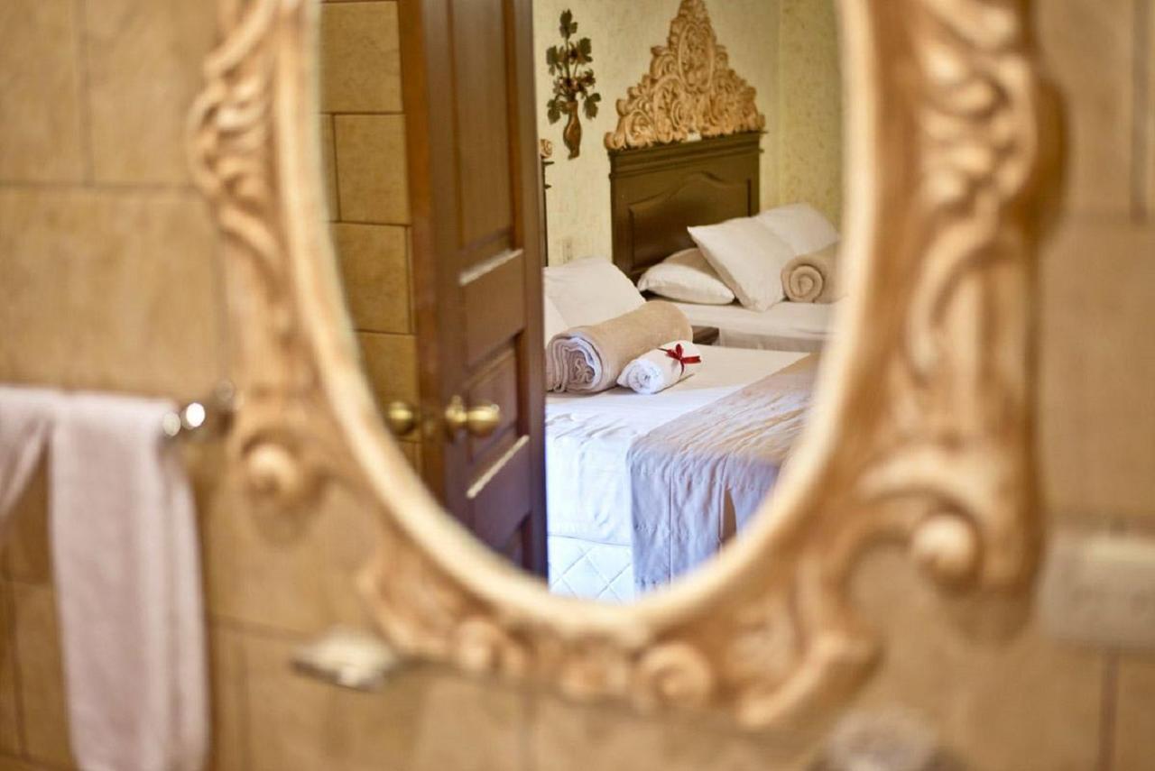 Hotel Genessis Antigua Bagian luar foto