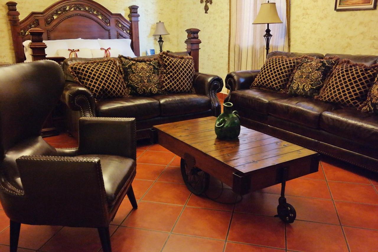 Hotel Genessis Antigua Bagian luar foto