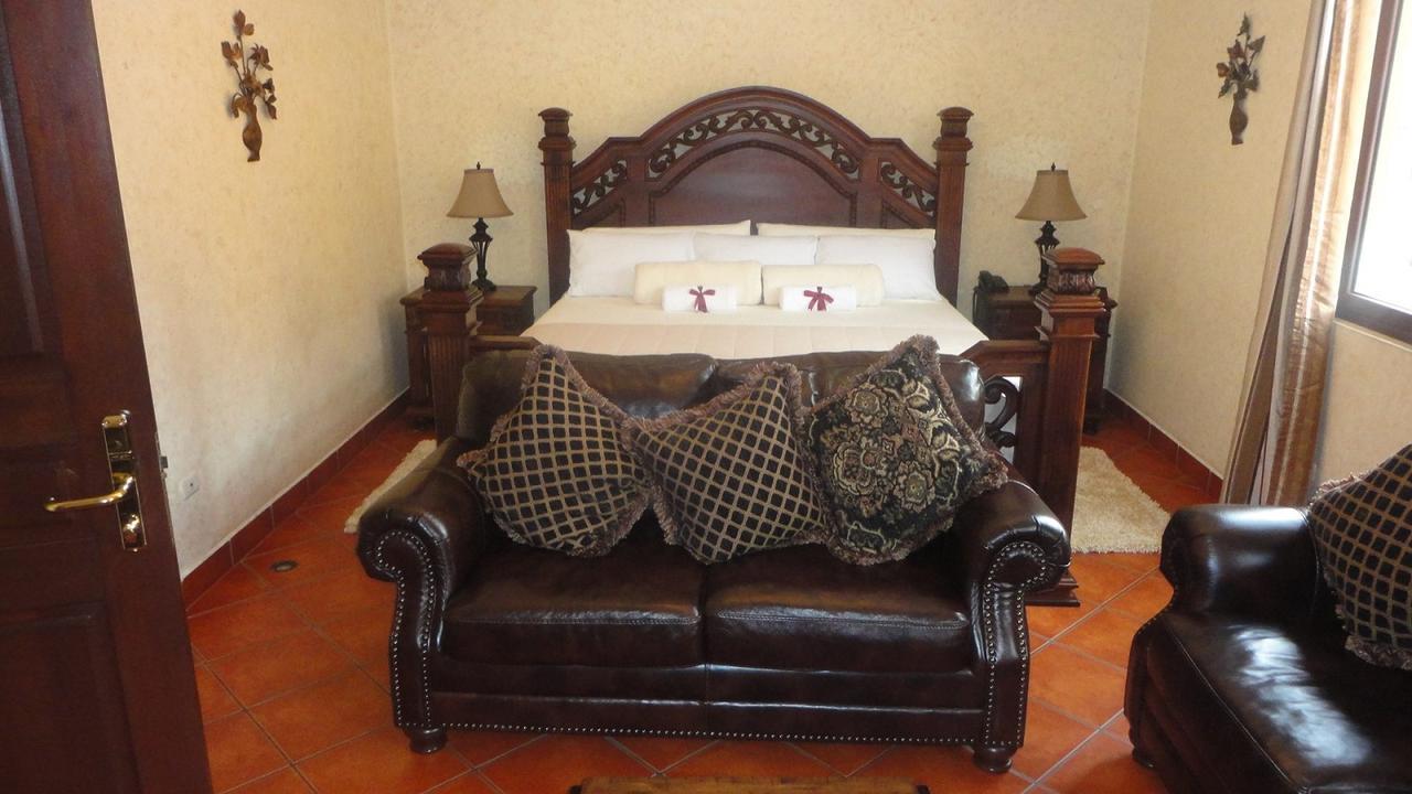 Hotel Genessis Antigua Bagian luar foto